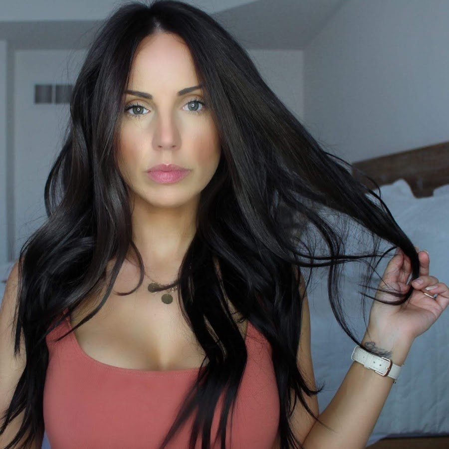 Melissa Pereira YouTube channel avatar