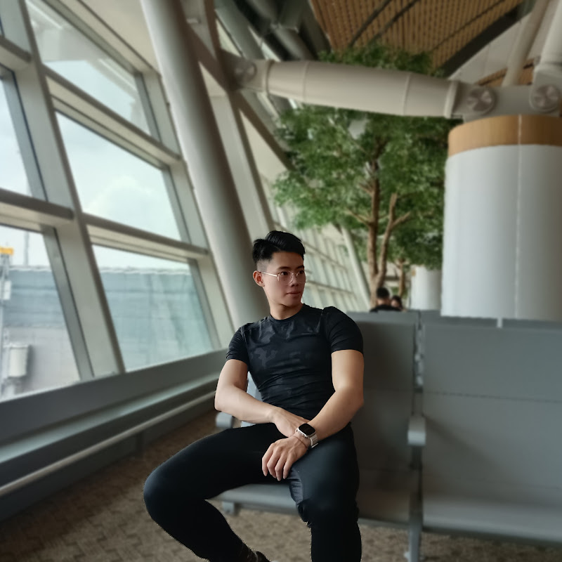 小峰 - 網紅的藏寶箱 