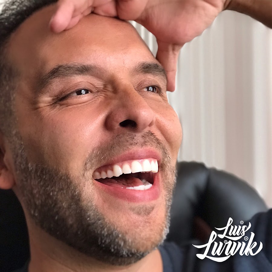 Luis LURVIK YouTube channel avatar