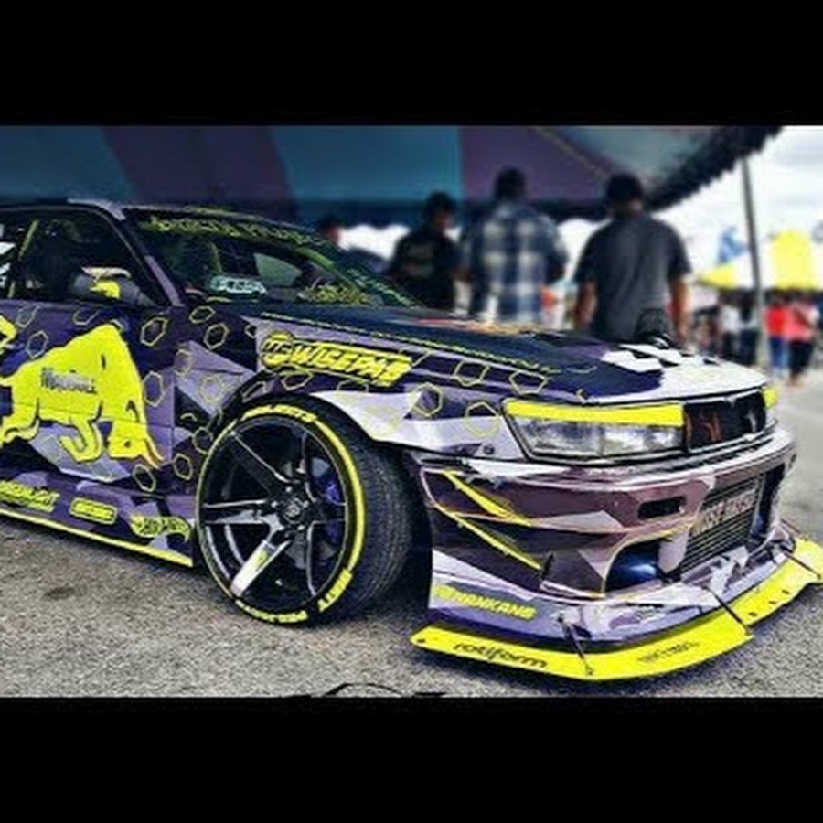 Дрифт Nissan Laurel c33