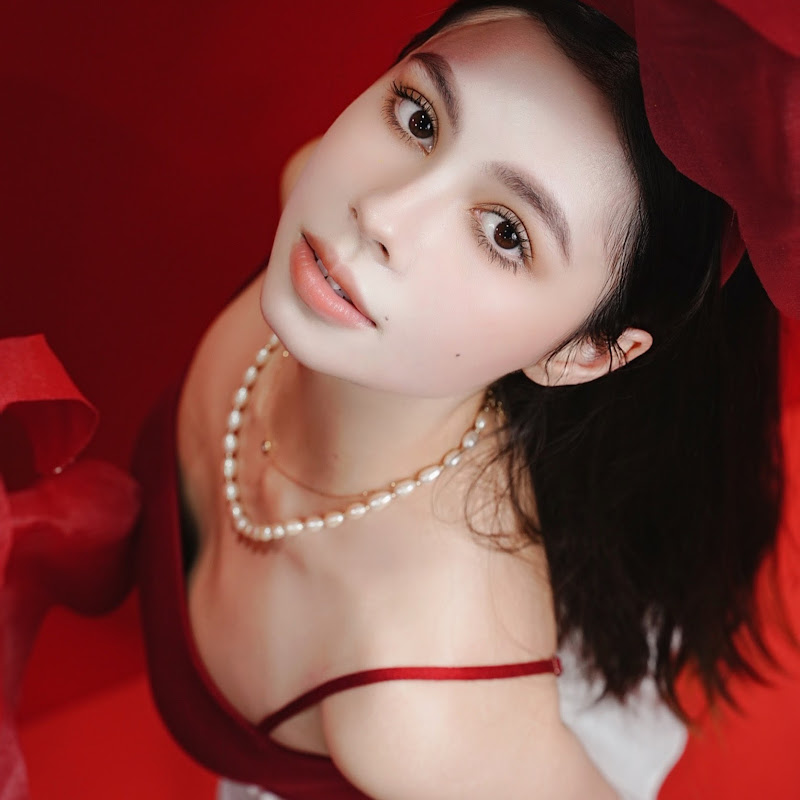 Natasha Ho - 網紅的藏寶箱 