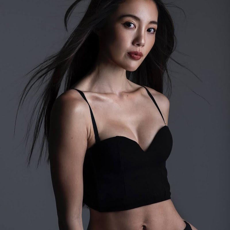 Reiko McNish Sato - 網紅的藏寶箱 