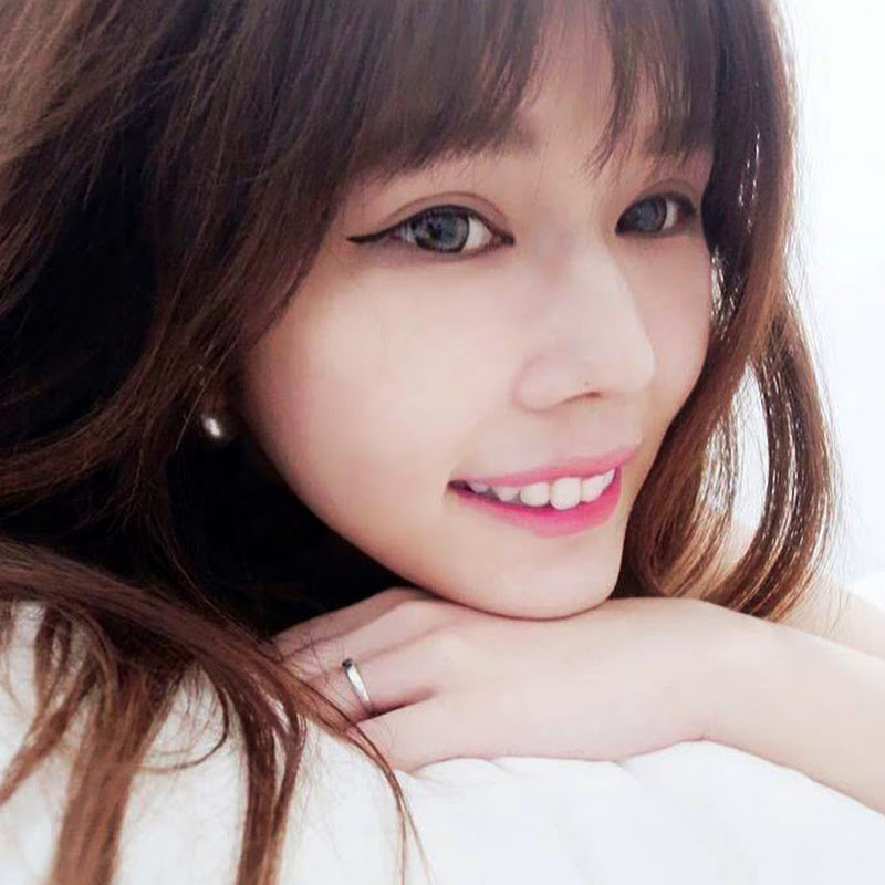 NINI LI - 網紅的藏寶箱 
