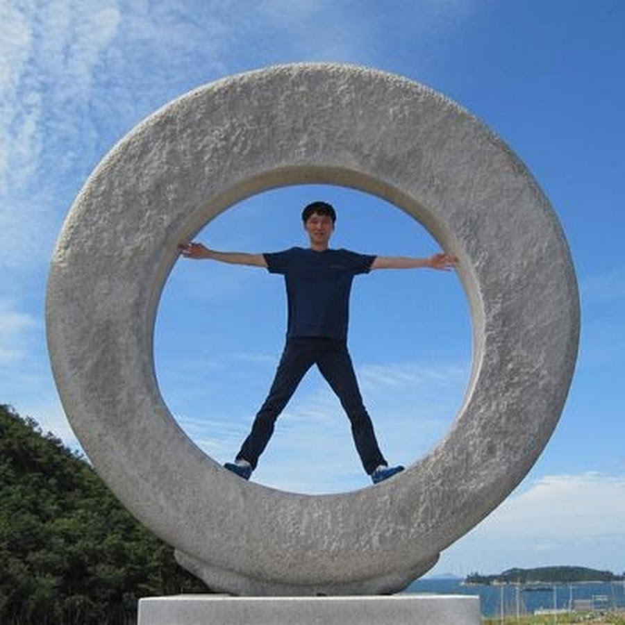 Thomas Kim YouTube channel avatar