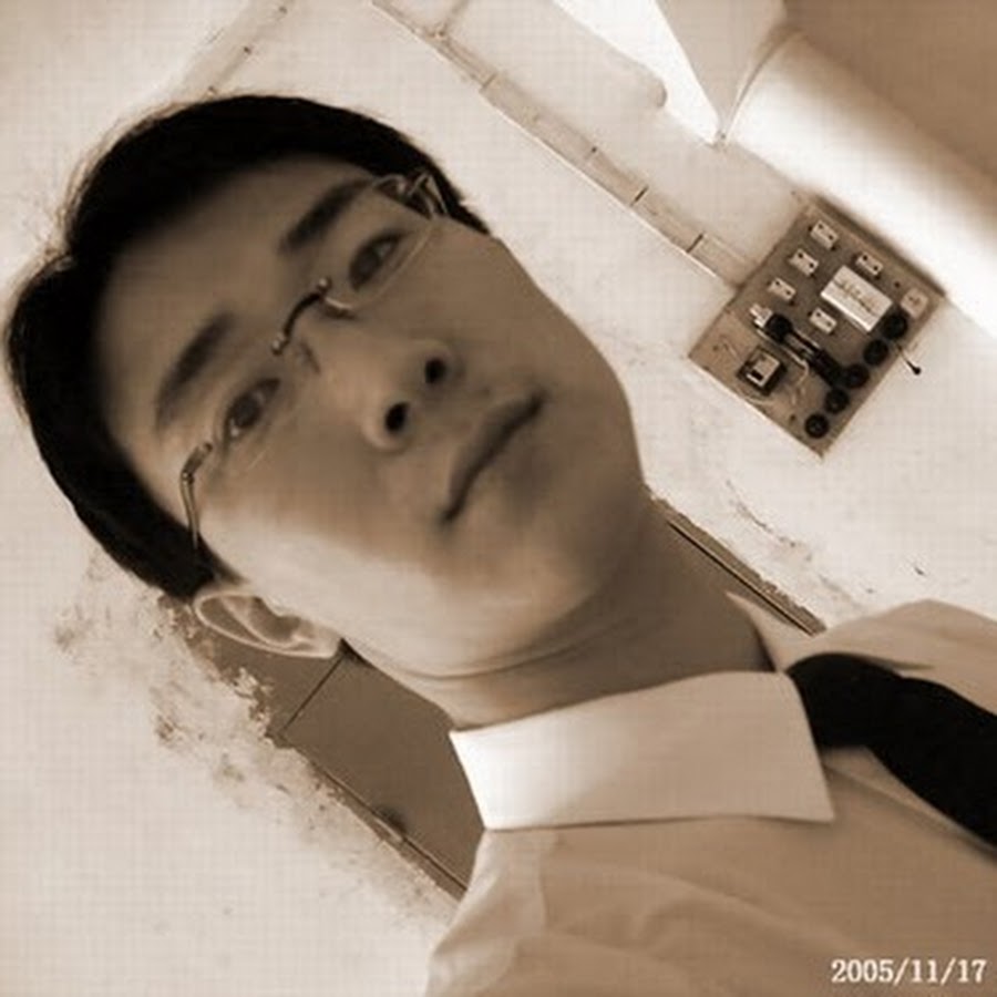 Alex Zhou YouTube channel avatar