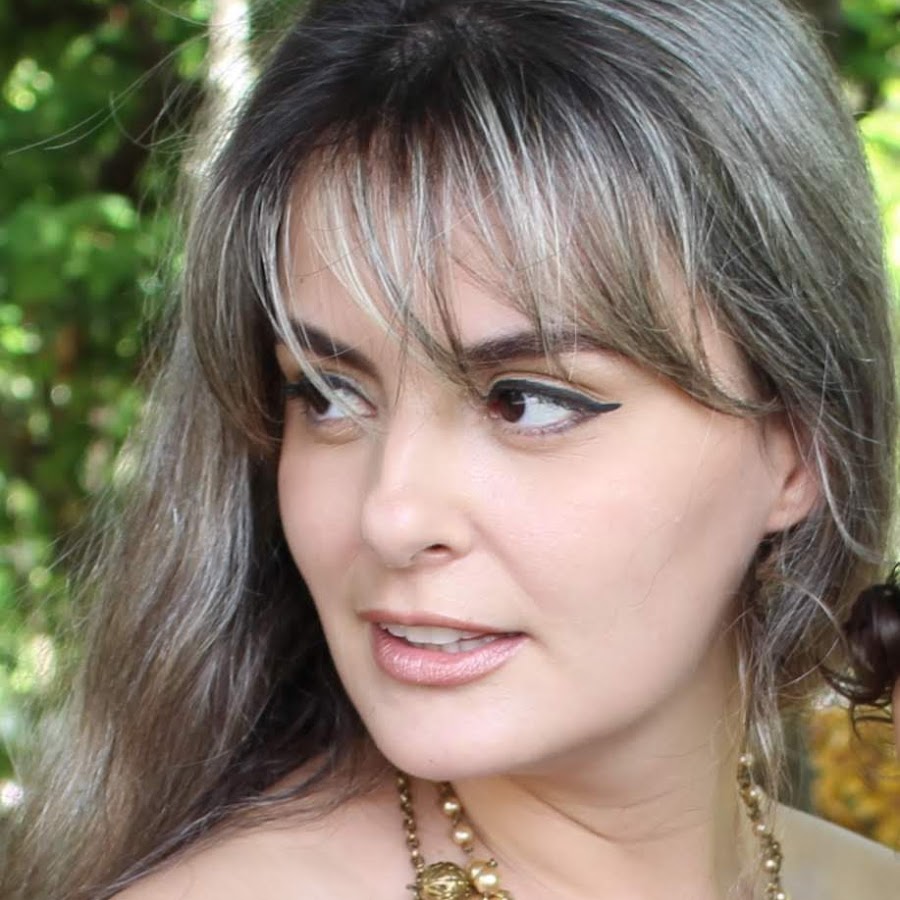 Carla Tataro YouTube channel avatar
