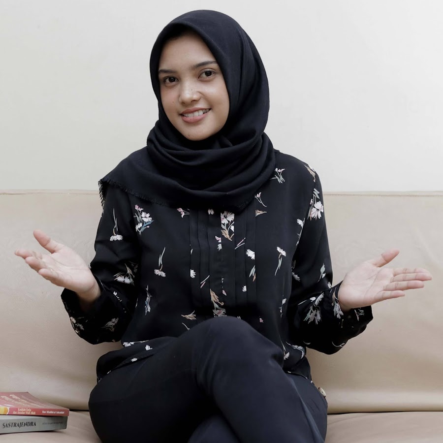 Dewi Gayatri - Pakar Metafisika YouTube channel avatar