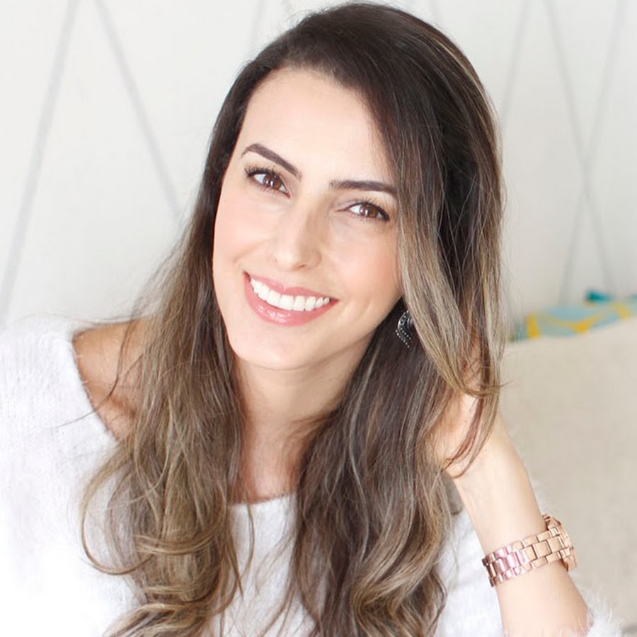 Bruna Dalcin YouTube channel avatar