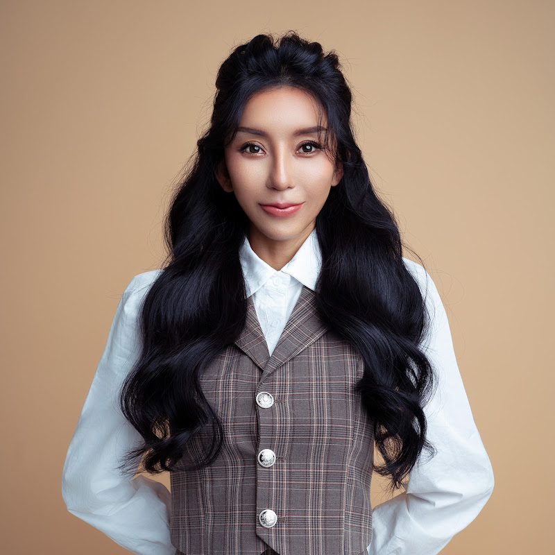 Leng Yein - 網紅的藏寶箱 