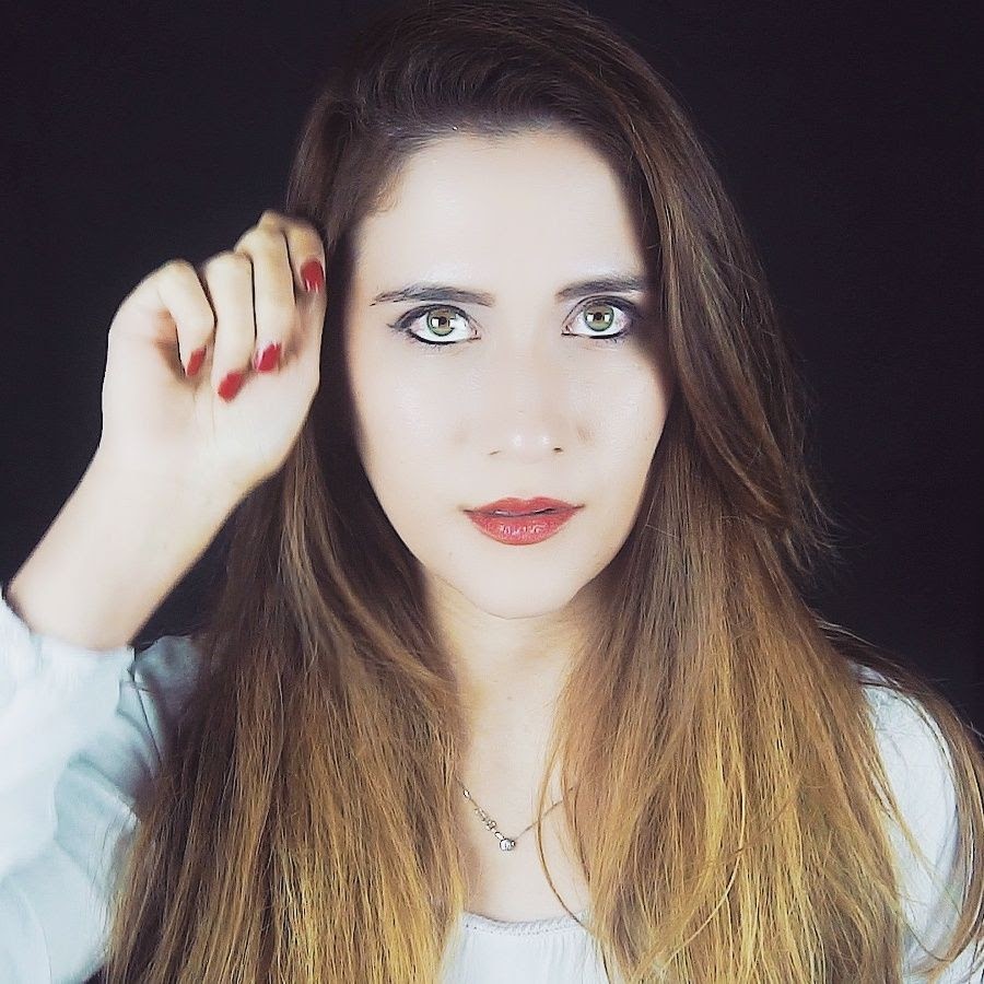 ASMR WITH SASHA Avatar del canal de YouTube