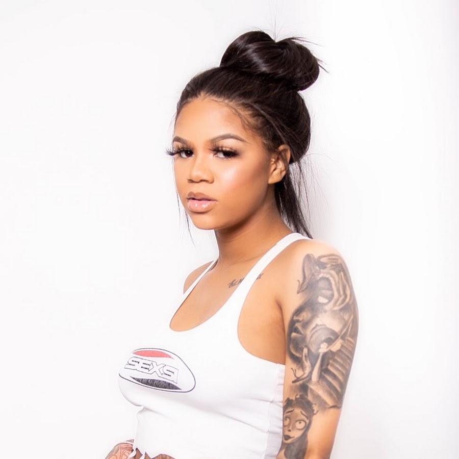 Molly Brazy رمز قناة اليوتيوب