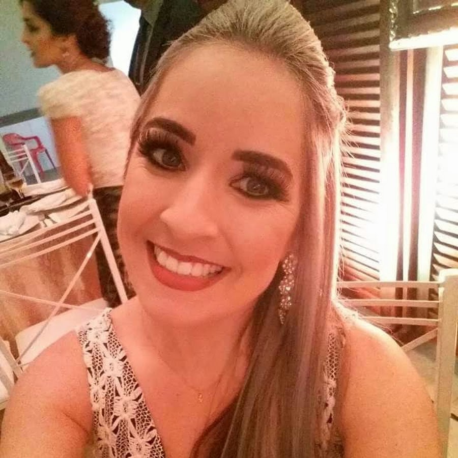 Camila MendonÃ§a Marques ইউটিউব চ্যানেল অ্যাভাটার