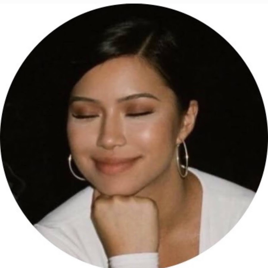 Julia Kelly YouTube channel avatar