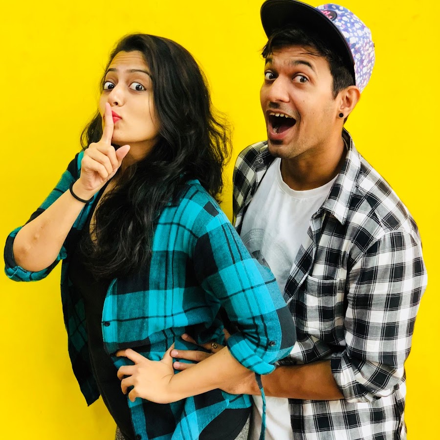 Vicky and Aakanksha رمز قناة اليوتيوب
