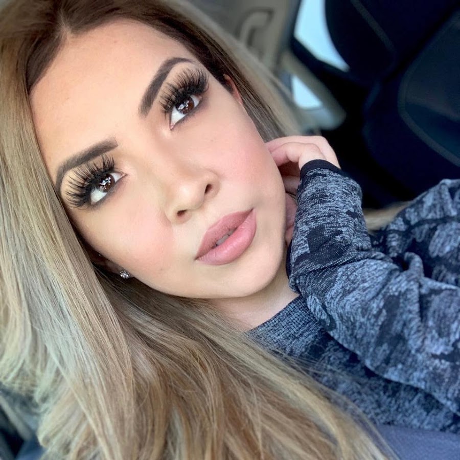 Claudia Lopez رمز قناة اليوتيوب