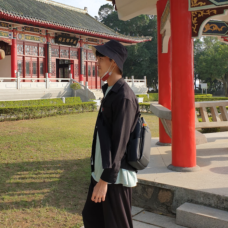 囧男경남.Gyeong Nam - 網紅的藏寶箱 