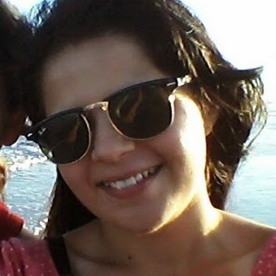 Julia Daros YouTube channel avatar