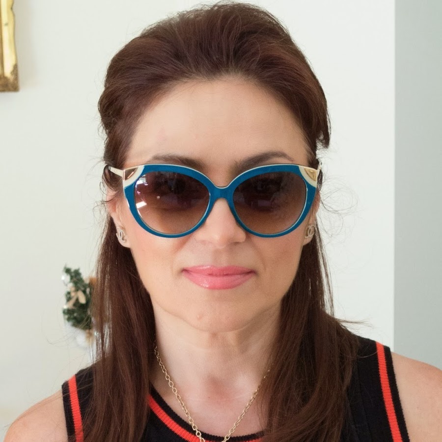 Marina Stone YouTube channel avatar
