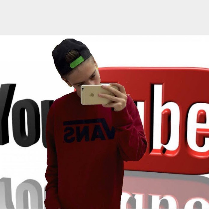 JustR3mo Net Worth & Earnings (2026)