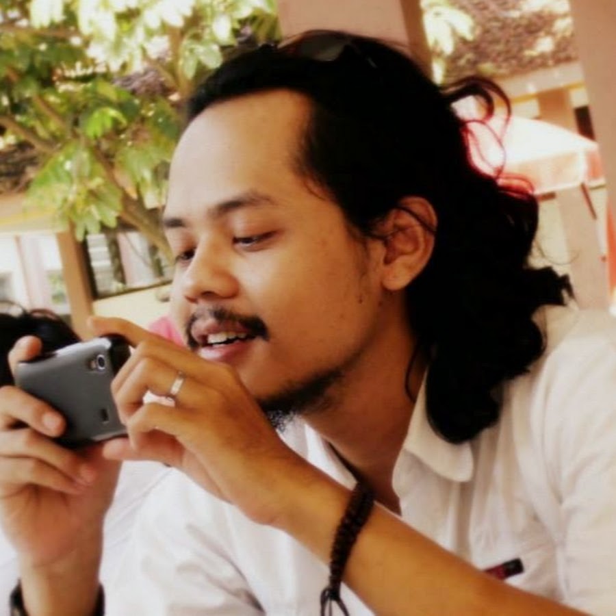 arie wibowo YouTube channel avatar