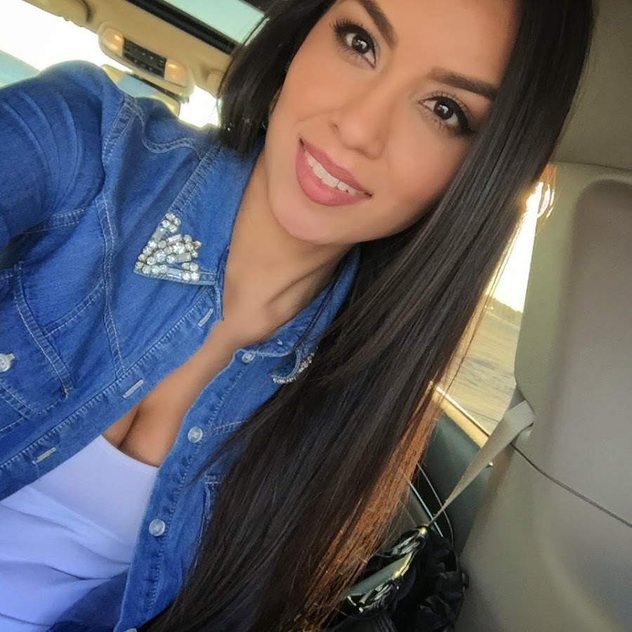 Alejandra Arellano YouTube channel avatar