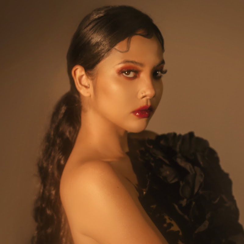 Aisyah Aziz - 網紅的藏寶箱 