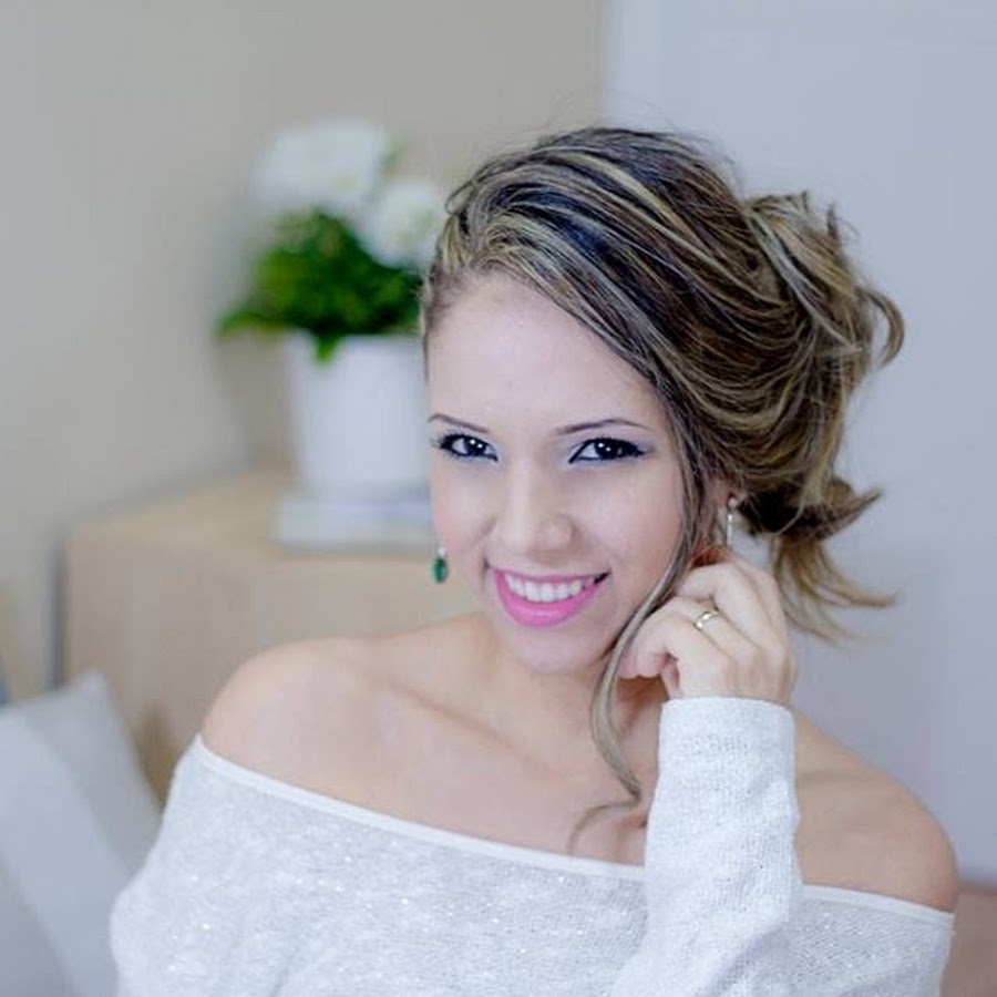 Nina Branco YouTube channel avatar
