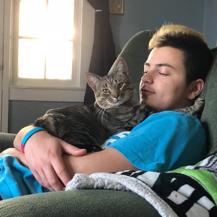 AAUvwnitP_EWcTPekuv8YR1drhiUzubdtENZTrtk1CBX=s900-c-k-c0x00ffffff-no-rj