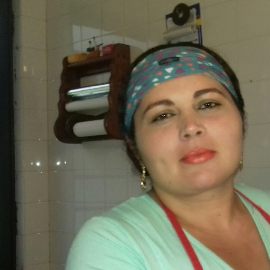 Na cozinha com a LÃ©ia YouTube channel avatar
