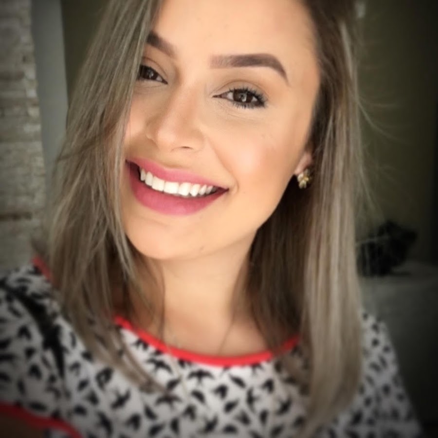 Rafaela Martins YouTube channel avatar