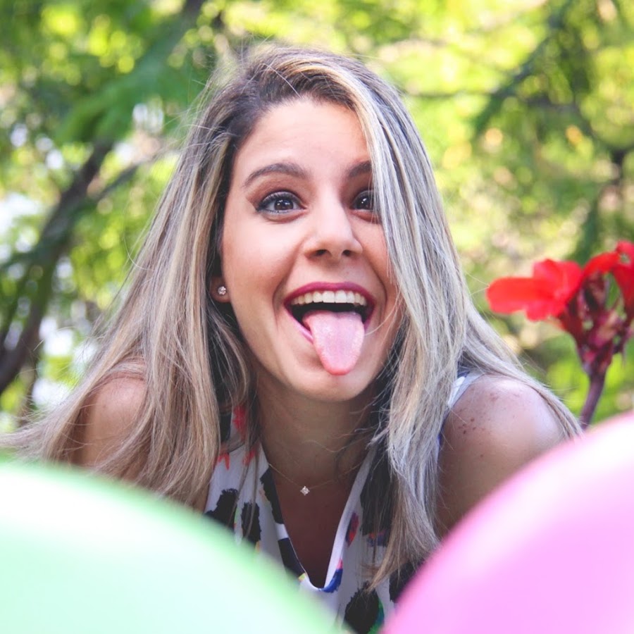 Amanda Neves YouTube channel avatar