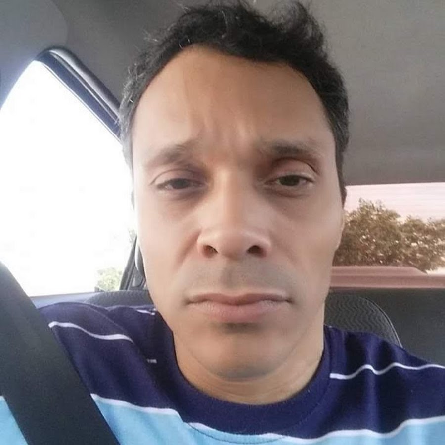Theo de Souza YouTube channel avatar