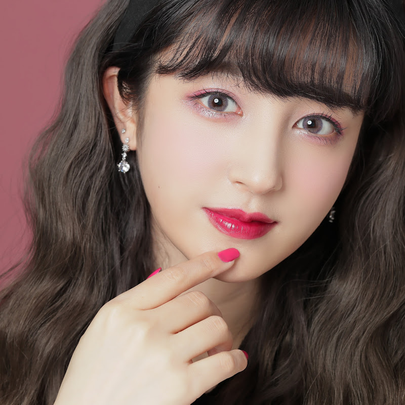 新希咲乃（Niki Sakino） - 網紅的藏寶箱 