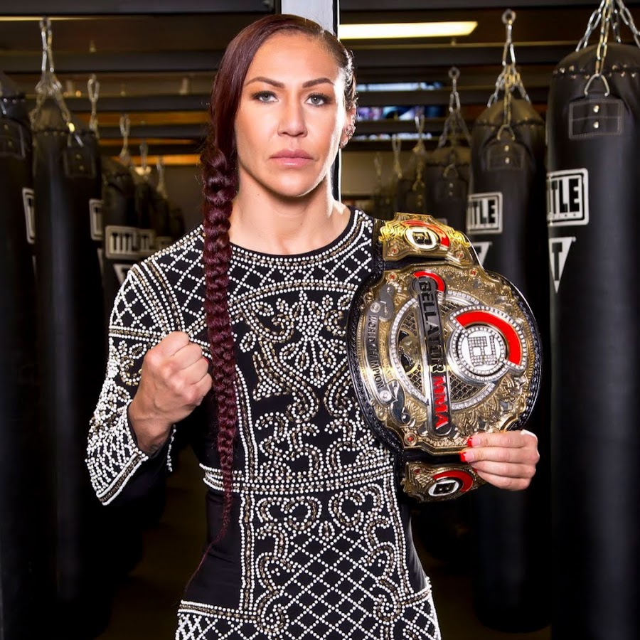 Cris Cyborg ইউটিউব চ্যানেল অ্যাভাটার