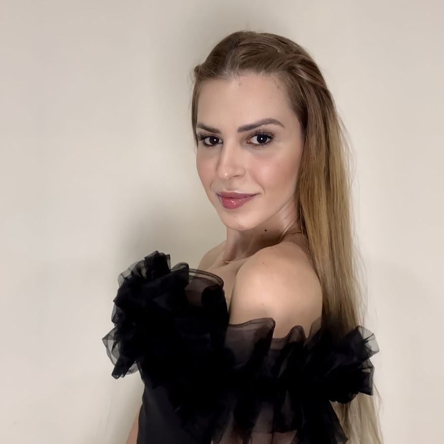 Claudia BrigagÃ£o YouTube channel avatar
