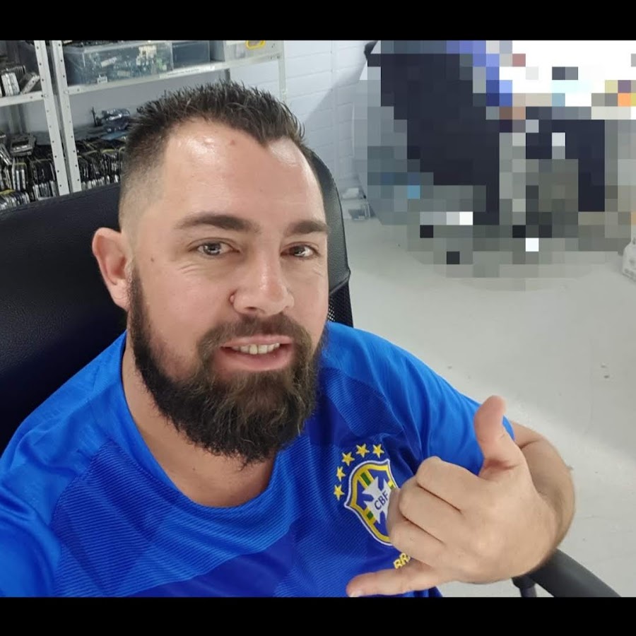 Douglas MendonÃ§a YouTube channel avatar
