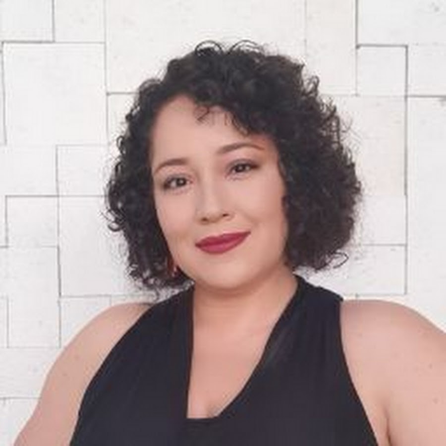 Fernanda de Almeida Peregrino YouTube channel avatar