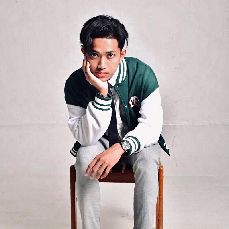 Azri Shariff Channel - 網紅的藏寶箱 