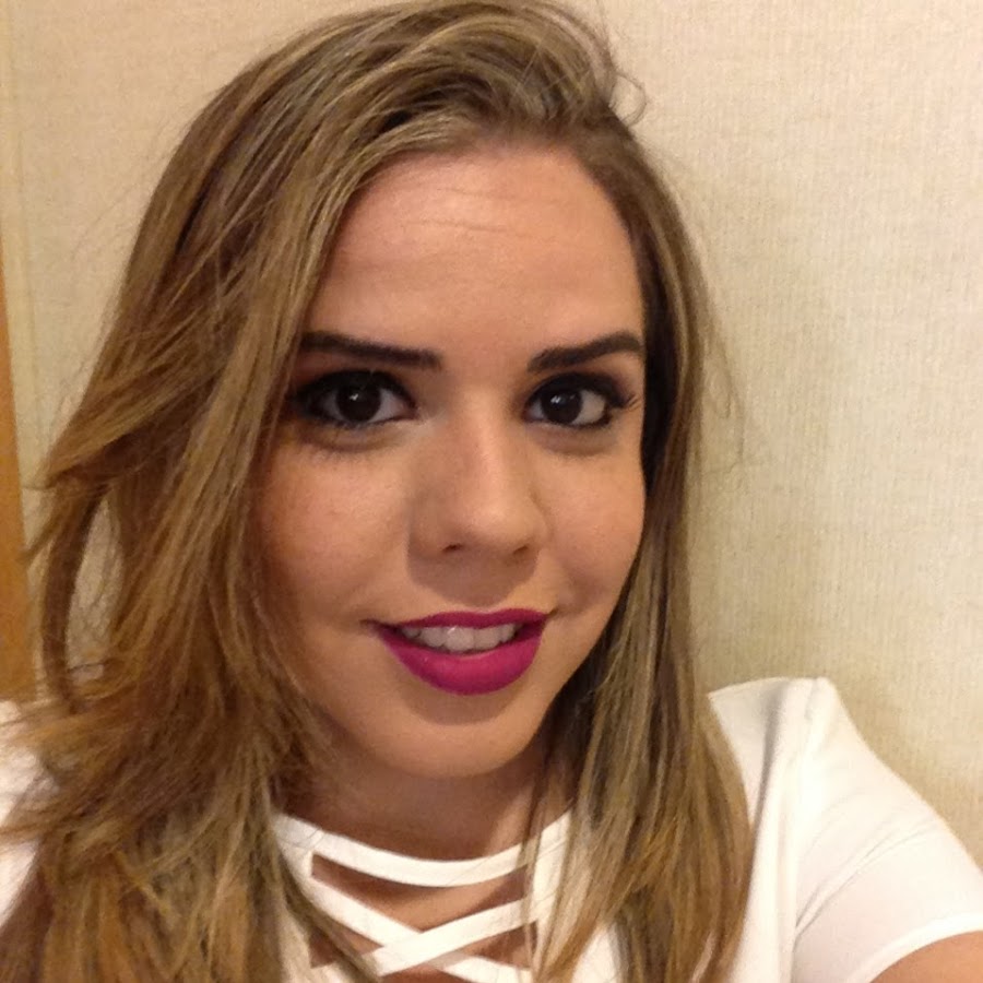 Bruna Moreno YouTube channel avatar