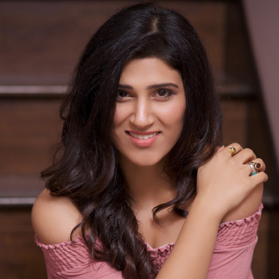 Shashaa Tirupati رمز قناة اليوتيوب