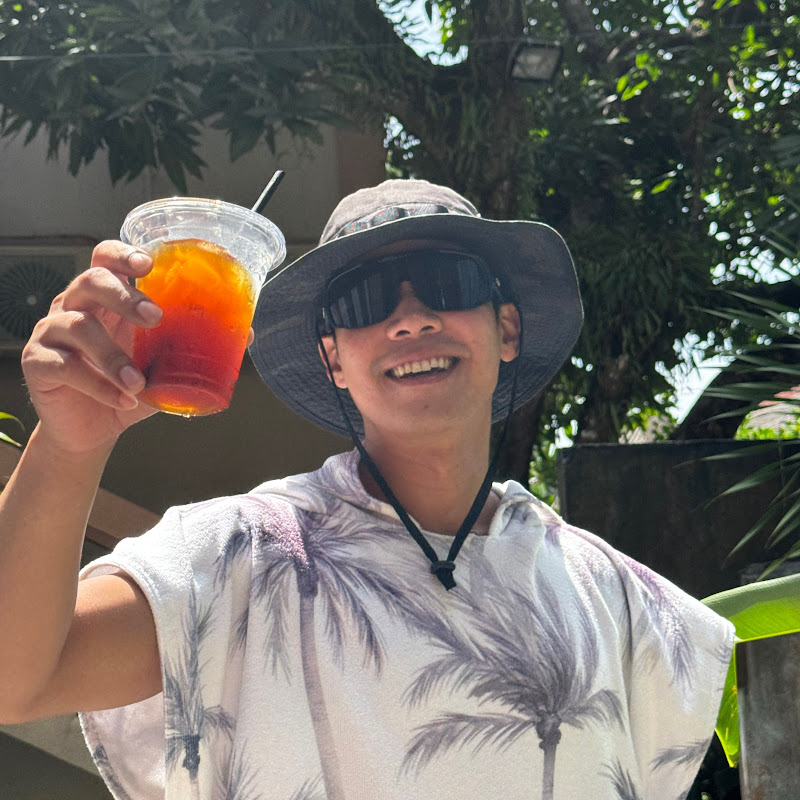 ADAM Liew Yee Hang - 網紅的藏寶箱 