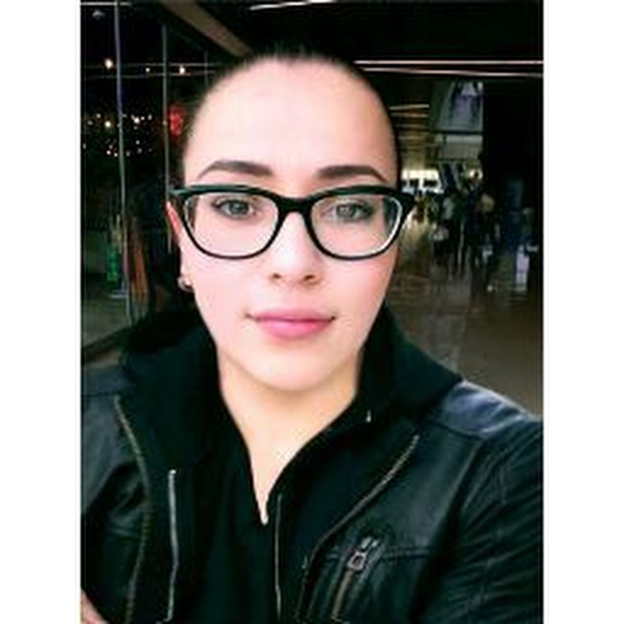 Alejandra Mendoza YouTube channel avatar