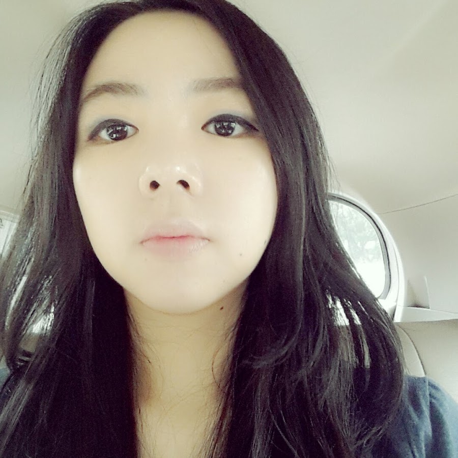 Jennifer Lee YouTube channel avatar