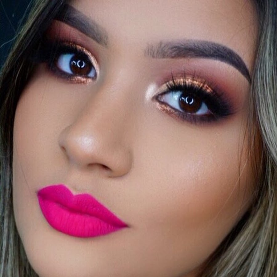 abrildoesmakeup YouTube channel avatar