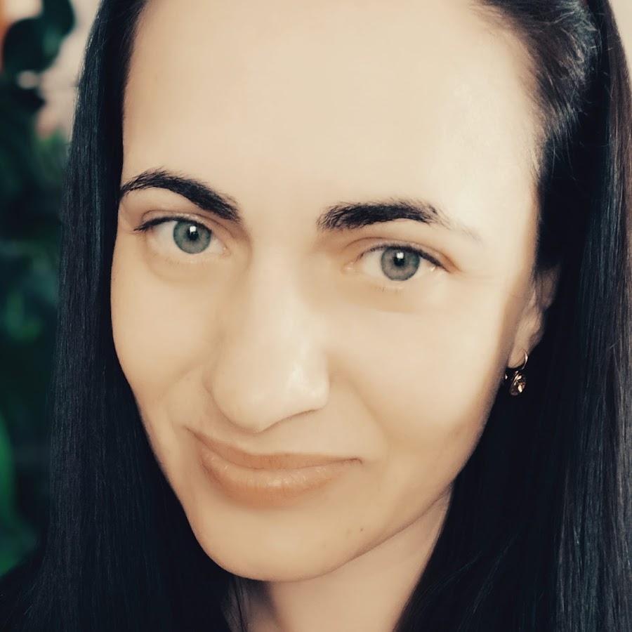 Oksana Vladi YouTube channel avatar