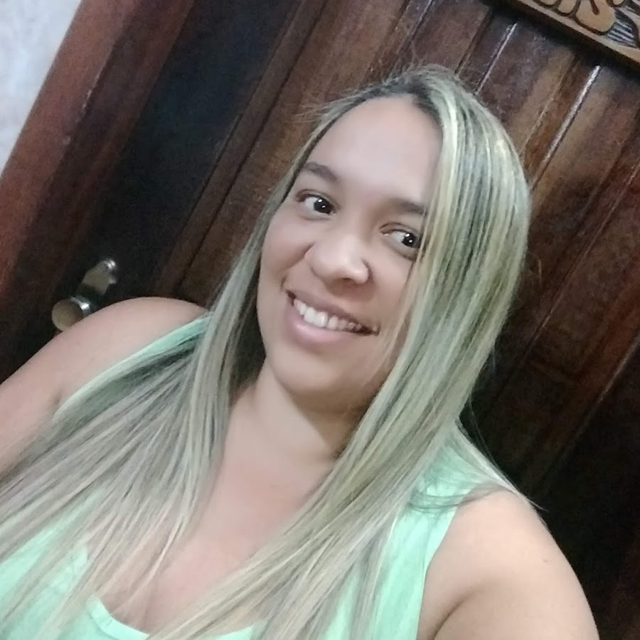 Ludmila Rocha - Cantinho da Milla YouTube channel avatar