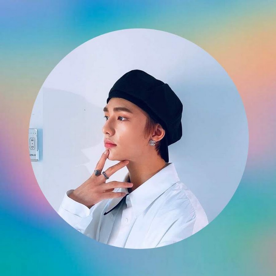 squishyxhyunjinnie YouTube channel avatar