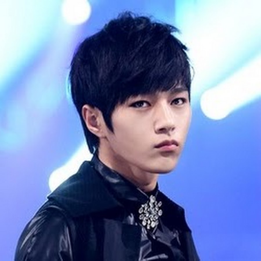 L Myungsoo رمز قناة اليوتيوب