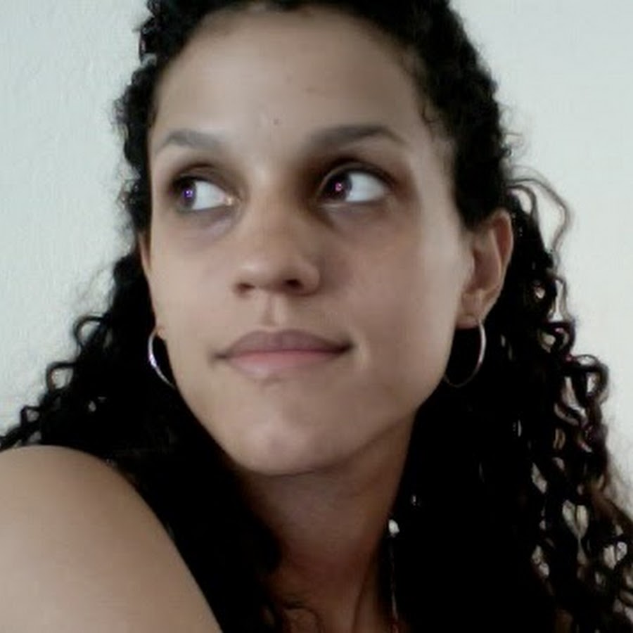 Adriana Moreno YouTube channel avatar