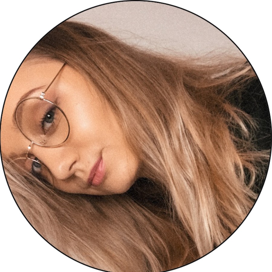 Karolina M. YouTube channel avatar